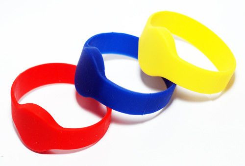Silicone RFID Access Control Wristbands Waterproof RFID NFC Bracelets With Logo Print